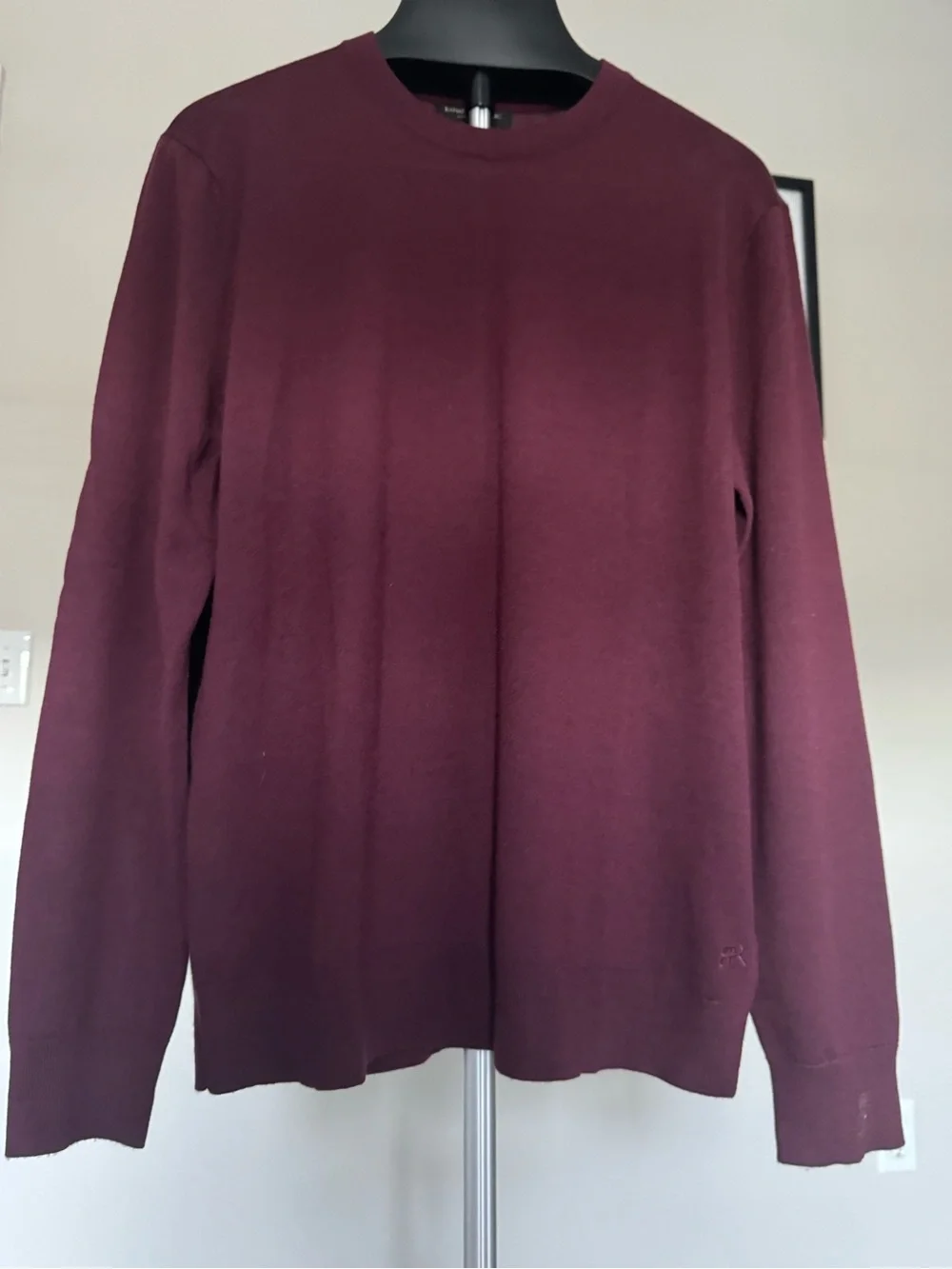 Banana Republic Men's Crewneck Sweater in Deep Burgundy. Merino wool. Size L